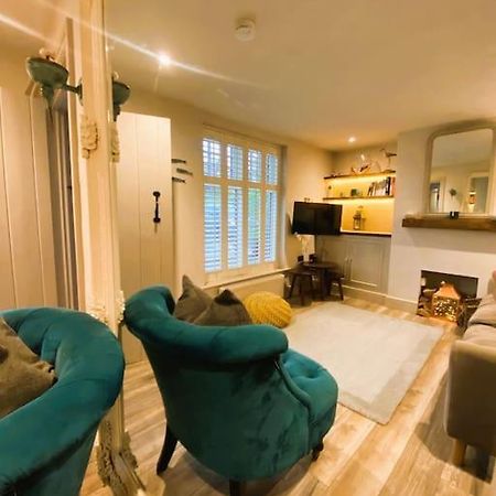 Beautiful Immaculate Aldeburgh Cottage, Sunny Outdoor Space, Free Parking - Easy Walk To Beach & Town Eksteriør billede