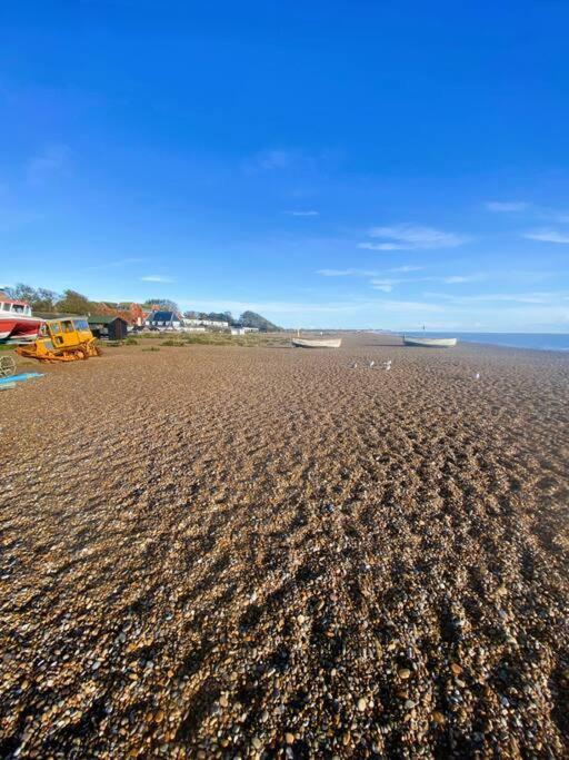 Beautiful Immaculate Aldeburgh Cottage, Sunny Outdoor Space, Free Parking - Easy Walk To Beach & Town Eksteriør billede