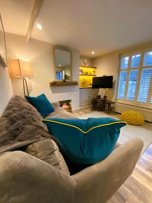 Beautiful Immaculate Aldeburgh Cottage, Sunny Outdoor Space, Free Parking - Easy Walk To Beach & Town Eksteriør billede