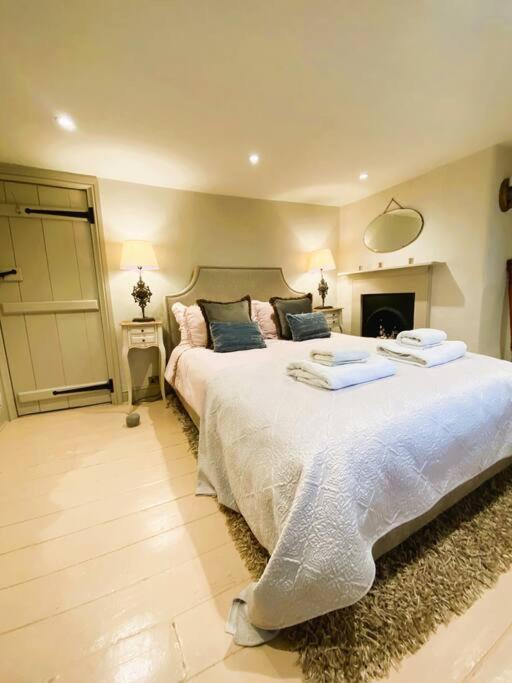 Beautiful Immaculate Aldeburgh Cottage, Sunny Outdoor Space, Free Parking - Easy Walk To Beach & Town Eksteriør billede