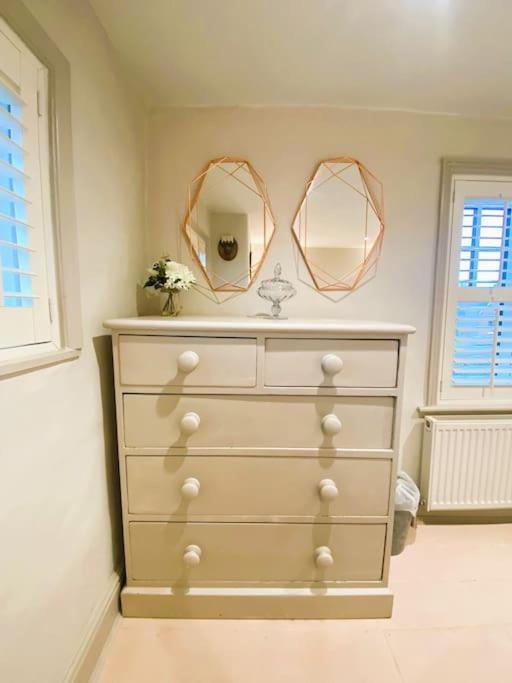 Beautiful Immaculate Aldeburgh Cottage, Sunny Outdoor Space, Free Parking - Easy Walk To Beach & Town Eksteriør billede