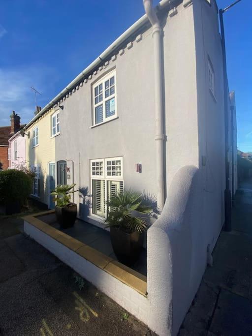 Beautiful Immaculate Aldeburgh Cottage, Sunny Outdoor Space, Free Parking - Easy Walk To Beach & Town Eksteriør billede
