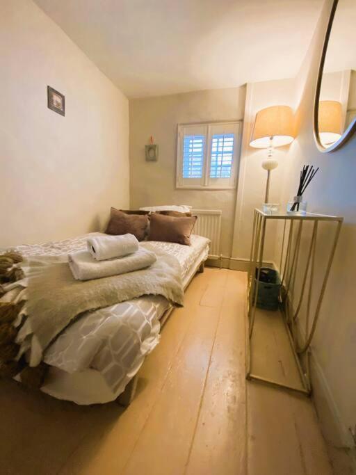 Beautiful Immaculate Aldeburgh Cottage, Sunny Outdoor Space, Free Parking - Easy Walk To Beach & Town Eksteriør billede