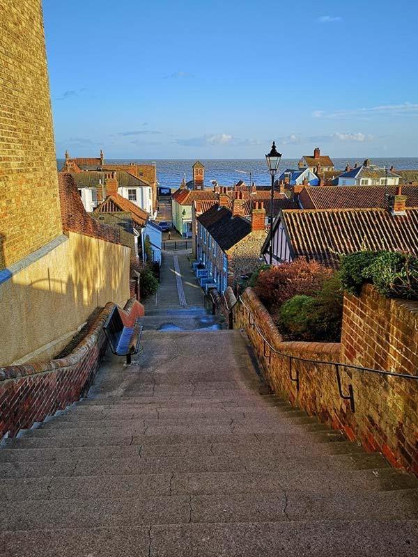 Beautiful Immaculate Aldeburgh Cottage, Sunny Outdoor Space, Free Parking - Easy Walk To Beach & Town Eksteriør billede